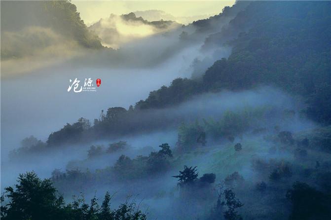 时尚芭比做美甲