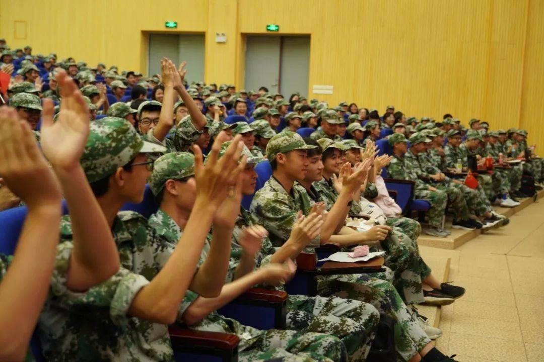 耄耋老太走失一天 好心市民和民警接力助她回家